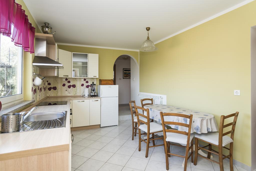 Apartments & Rooms Buoni Amici Murine Chambre photo