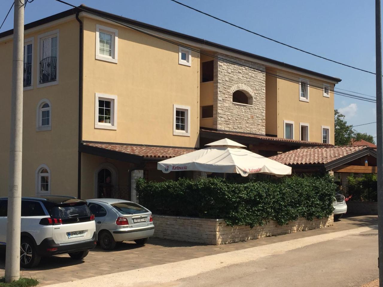 Apartments & Rooms Buoni Amici Murine Extérieur photo